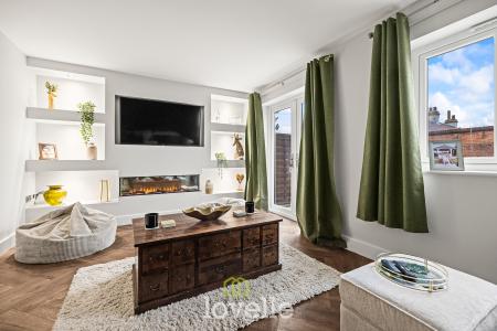 3 bedroom Semi-detached house for sale in Newbold Court, Cleethorpes, DN35