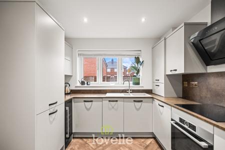 3 bedroom Semi-detached house for sale in Newbold Court, Cleethorpes, DN35