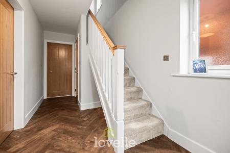 3 bedroom Semi-detached house for sale in Newbold Court, Cleethorpes, DN35