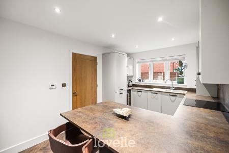 3 bedroom Semi-detached house for sale in Newbold Court, Cleethorpes, DN35