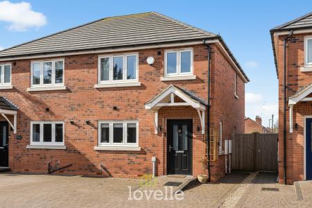 3 bedroom Semi-detached house for sale in Newbold Court, Cleethorpes, DN35