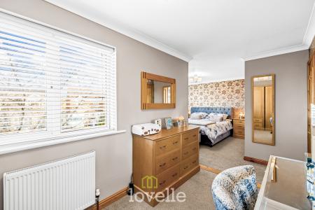 3 bedroom Detached house for sale in Garrick Lane, New Waltham, DN36