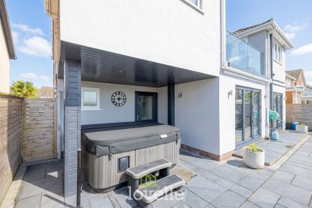 5 bedroom Detached house for sale in Chichester Road, Cleethorpes, DN35