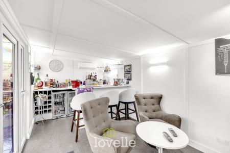 5 bedroom Detached house for sale in Chichester Road, Cleethorpes, DN35