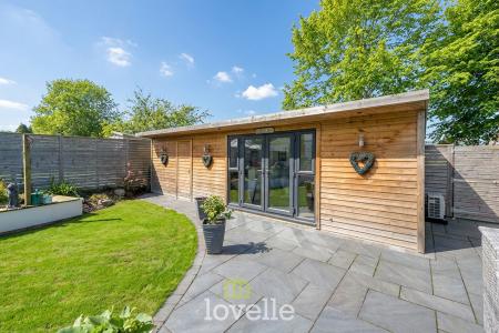 5 bedroom Detached house for sale in Chichester Road, Cleethorpes, DN35