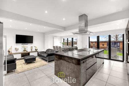 5 bedroom Detached house for sale in Chichester Road, Cleethorpes, DN35