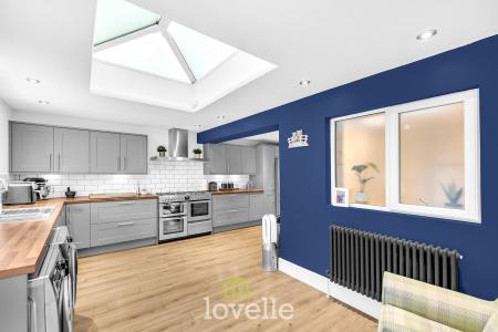 3 bedroom Semi-detached bungalow for sale in Queen Elizabeth Road, Humberston, DN36