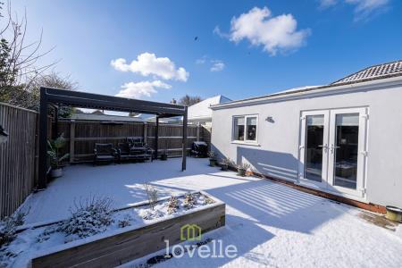 3 bedroom Semi-detached bungalow for sale in Queen Elizabeth Road, Humberston, DN36