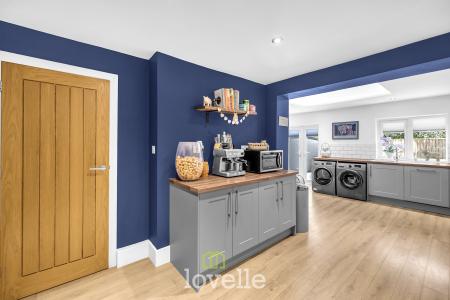 3 bedroom Semi-detached bungalow for sale in Queen Elizabeth Road, Humberston, DN36