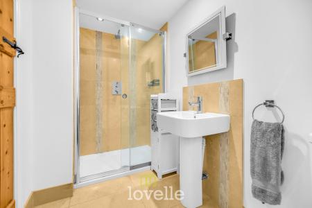 4 bedroom Detached house for sale in Main Street, Fulstow, LN11