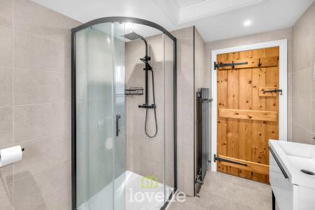 4 bedroom Detached house for sale in Main Street, Fulstow, LN11