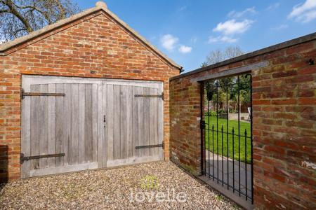 4 bedroom Detached house for sale in Main Street, Fulstow, LN11