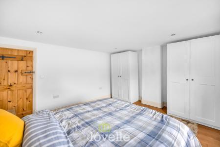 4 bedroom Detached house for sale in Main Street, Fulstow, LN11