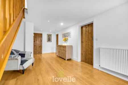 4 bedroom Detached house for sale in Main Street, Fulstow, LN11