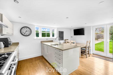 4 bedroom Detached house for sale in Main Street, Fulstow, LN11