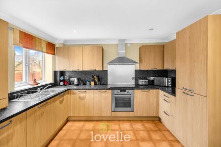 2 bedroom Apartment for sale in St Josephs Court, Cleethorpes, DN35