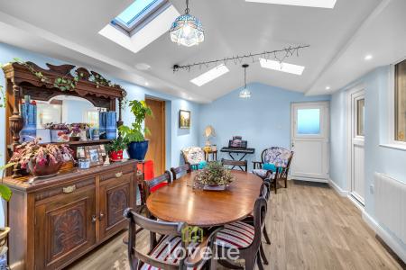 2 bedroom Semi-detached bungalow for sale in Lock Road, North Cotes, DN36