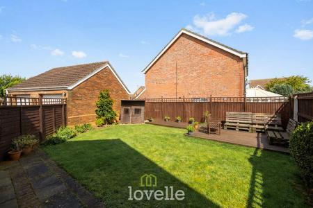 3 bedroom Semi-detached house for sale in Primrose Way, Cleethorpes, DN35