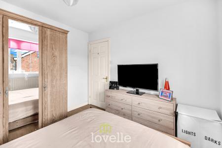 3 bedroom Semi-detached house for sale in Primrose Way, Cleethorpes, DN35