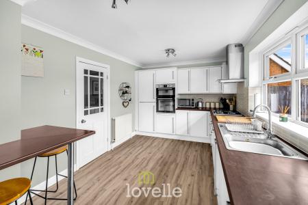 4 bedroom Detached house for sale in Newlands Park, Humberston, DN36