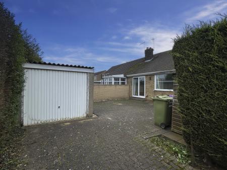 2 bedroom Semi-detached bungalow for sale in Honeyholes Lane, Dunholme, LN2
