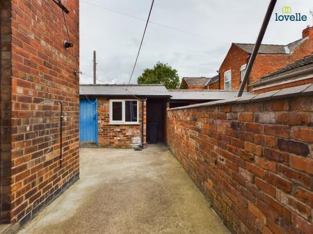 4 bedroom Terraced House for sale in Sibthorp Street, Lincoln, LN5