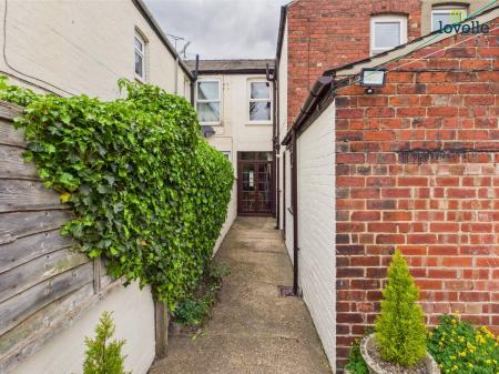 3 bedroom Terraced House for sale in Hewson Road, Lincoln, LN1