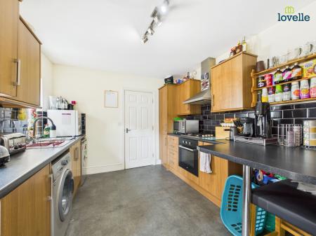 2 bedroom Flat for sale in Monks Road, Lincoln, LN2