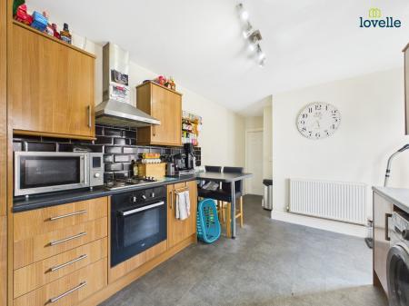 2 bedroom Flat for sale in Monks Road, Lincoln, LN2