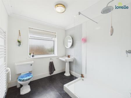 4 bedroom Detached house for sale in Westfield Drive, North Greetwell, LN2