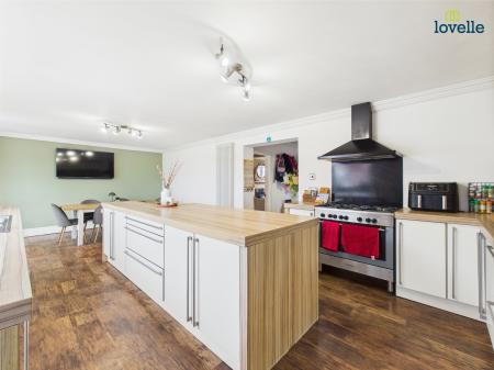 4 bedroom Detached house for sale in Westfield Drive, North Greetwell, LN2