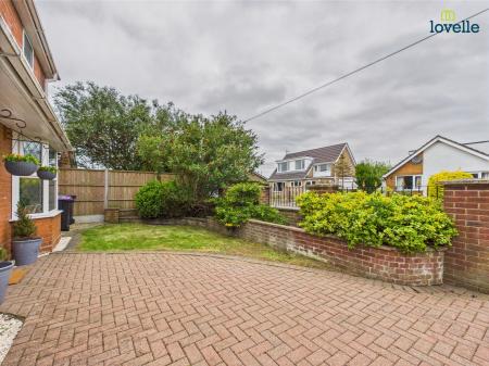 4 bedroom Detached house for sale in Westfield Drive, North Greetwell, LN2