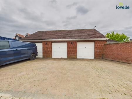 4 bedroom Detached house for sale in Westfield Drive, North Greetwell, LN2
