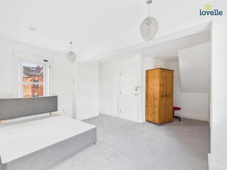 6 bedroom House to let in West Parade, Lincoln