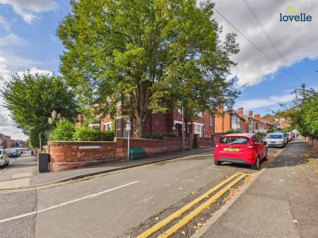 6 bedroom House to let in West Parade, Lincoln