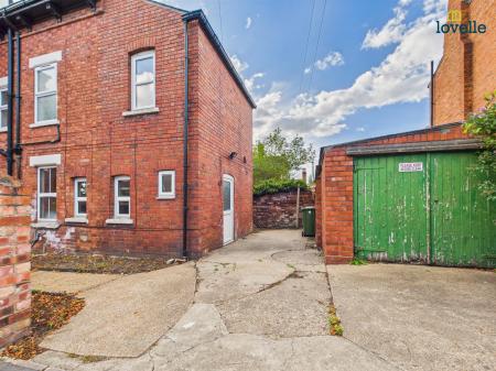 6 bedroom House to let in West Parade, Lincoln