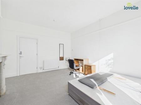 6 bedroom House to let in West Parade, Lincoln