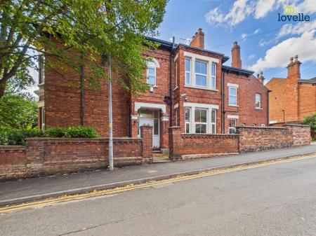 6 bedroom House to let in West Parade, Lincoln