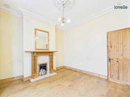 3 bedroom Semi-detached house for sale in Boultham Avenue, Lincoln, LN5