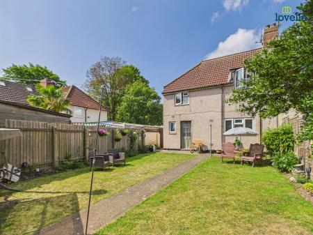 3 bedroom Semi-detached house for sale in Swift Gardens, Lincoln, LN2