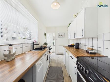 3 bedroom Semi-detached house for sale in Swift Gardens, Lincoln, LN2