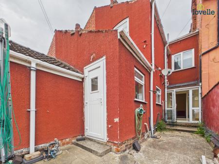 4 bedroom Terraced House for sale in Monks Road, Lincoln, LN2