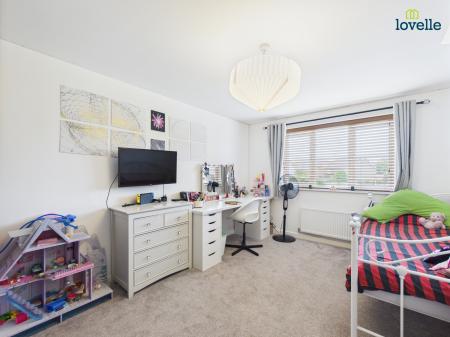 4 bedroom Detached house for sale in Reedbush Avenue, Lincoln, LN2