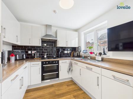 4 bedroom Detached house for sale in Reedbush Avenue, Lincoln, LN2