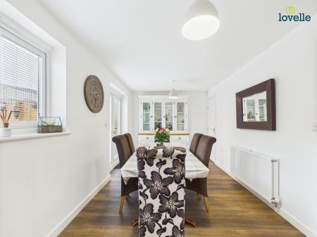 4 bedroom Detached house for sale in Reedbush Avenue, Lincoln, LN2