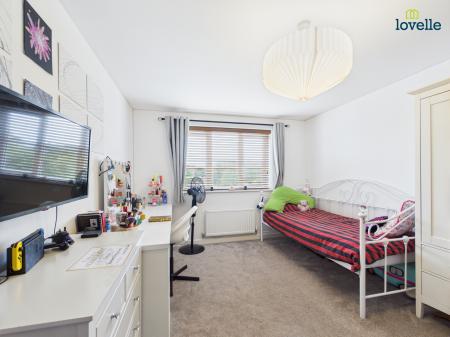 4 bedroom Detached house for sale in Reedbush Avenue, Lincoln, LN2