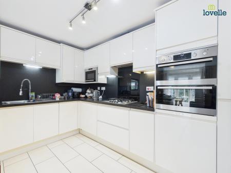 2 bedroom Flat for sale in Manton Road, Lincoln, LN2
