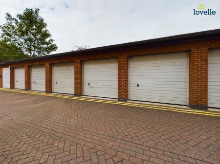 2 bedroom Flat for sale in Manton Road, Lincoln, LN2