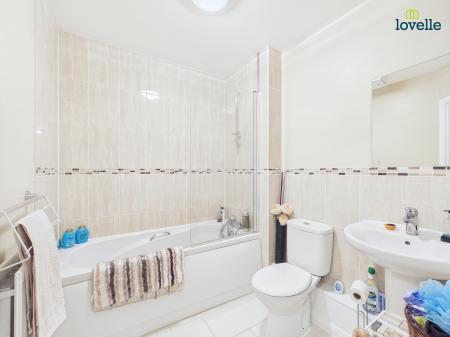 2 bedroom Flat for sale in Manton Road, Lincoln, LN2