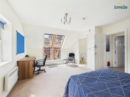 4 bedroom Flat for sale in Wesleyan Court, Lincoln, LN2